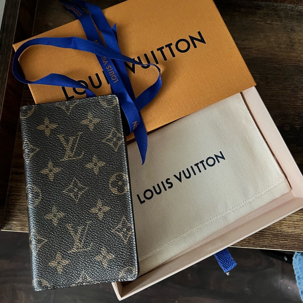 Louis Vuitton pocket agenda cover (excellent wallet billfold).